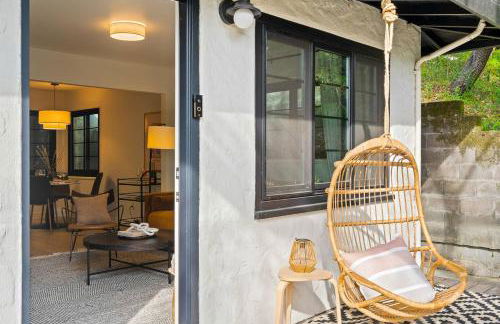 Luxe Treehouse Apt•Walk to Town•King Bed•Sleeps 4 - Foto 18