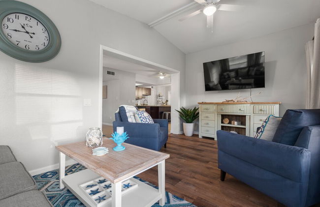 11350 Central Oasis 4BR Pool Home - Photo 10