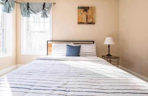 Luxury 4 bedroom house in Pocono Mountains with Hottub in Golf Course Near Lake - Foto 60