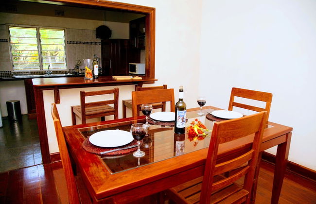 Lush Gardens Apartment 1 - Photo 9