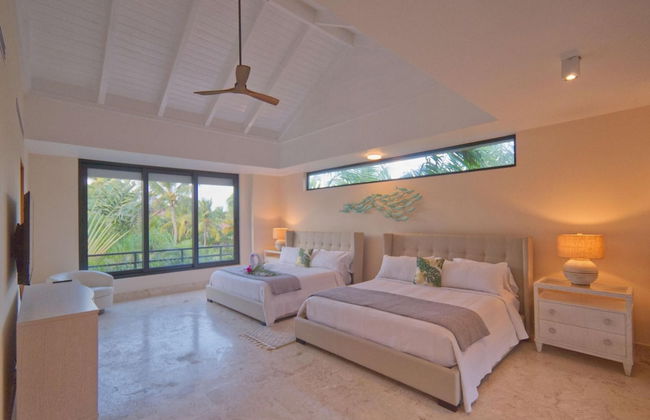 Modern Villa With Full Service Staff Close to Beach and Golf - Photo 16