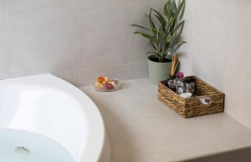 Hestia Grey Villa with Guest House & Private Pool - Foto 62