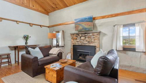 Rustic Baileys Retreat Cabin Near Wineries! - Foto 5