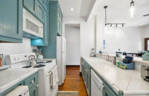 Downtown loft in the perfect location for all things Galveston - Foto 17