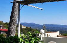 Maisonnette au calme sous les pins avec jardin , parking et piscine - Foto 3