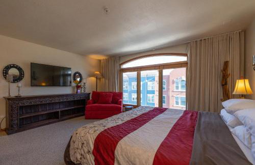 Ski in Ski out Main Street Balcony Hot Tub - Photo 23