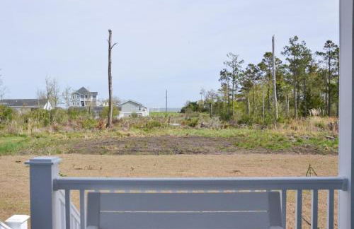 2BR Cozy Cottage Private Dock - Photo 4