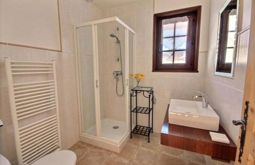 CHALET AVEC VUE DEGAGEE - SAINT JEAN D'AULPS - 8 PERSONNES - MOUILLETTES - Foto 9