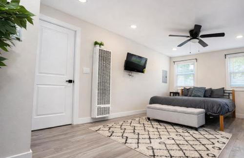 Cozy Corner Charming 1BR with WiFi - Foto 6