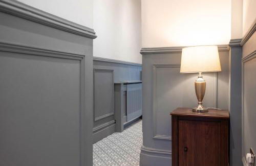 Victorian 2 Bedroom Flat, King Beds, Free WiFi, Near Shops & Transport, E17 - Foto 23