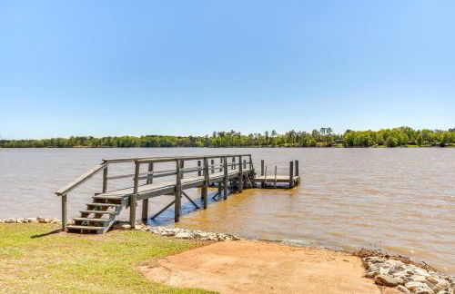 Lakefront Prosperity Home with Private Boat Dock - Foto 2