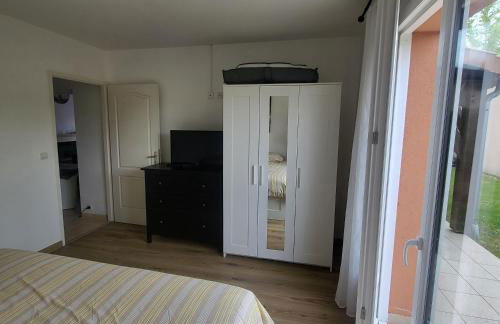 2025 Reno 2-Bed Escape w pool Min to GolfCources - Foto 30