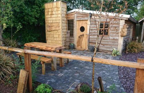 Sutton Coldfield 2-Bed Caravan Parking & Bar-B-Q - Foto 6