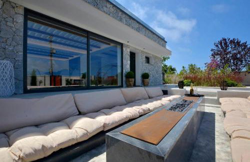 Villa Flamingo - 4 bedrooms - Private Pool - Next to renowned Issos Beach & Lake Korission - Photo 9
