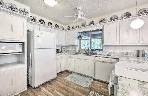 Furnished Deck with Views Hot Springs Cottage - Foto 2