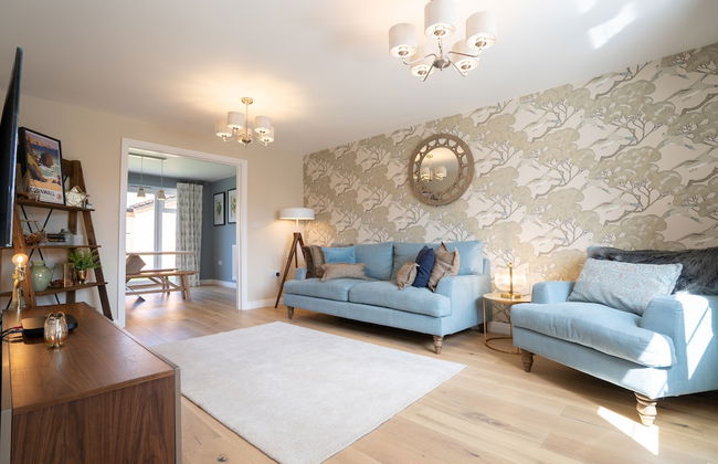 4 Bedroom Detached House 5mins Walk to Shopping Village - Foto 24