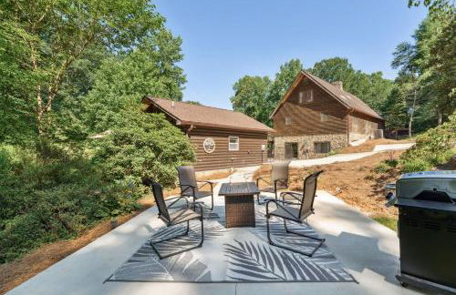 Hickory Hideaway Pet-Friendly Haven with Fire Pit! - Foto 1