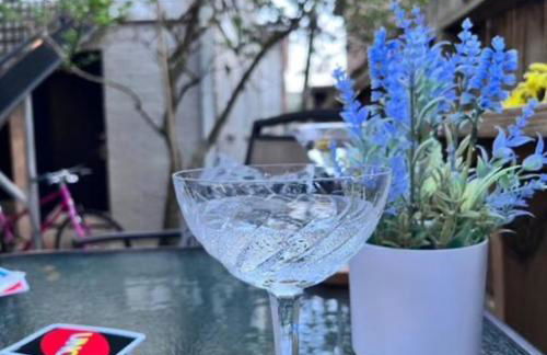 Pristine Full Sized Montrose Apartment Half Block to Menil Museum - Foto 53