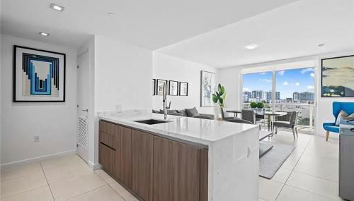 The Glamour of Upscale Downtown Ft. Lauderdale - Foto 5