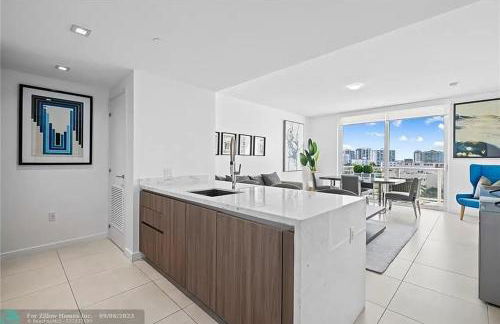 The Glamour of Upscale Downtown Ft. Lauderdale - Foto 5