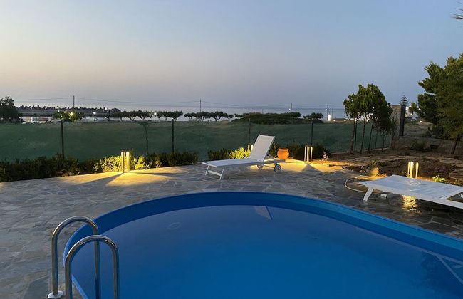 Villa Elena - Photo 1