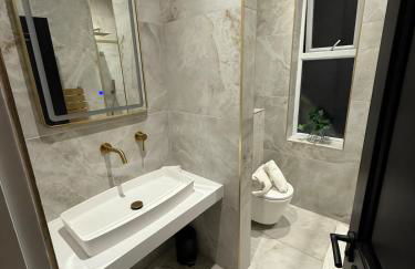 Modern 2 Bed 2 Bath Apartment in Prime Jesmond Location - Foto 14