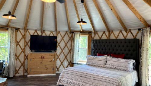 Mill Spring Glamping Yurt near Asheville, North Carolina - Foto 3
