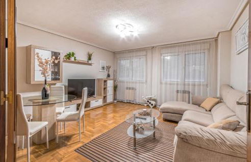 Stunning Apartment In Gijón With Wifi - Foto 1