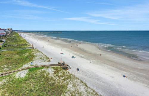 Renovated condo with ocean views, pool, & beach access - Foto 24