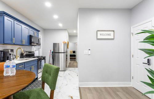 Modern Escape 3BR Apt with Parking - Foto 42