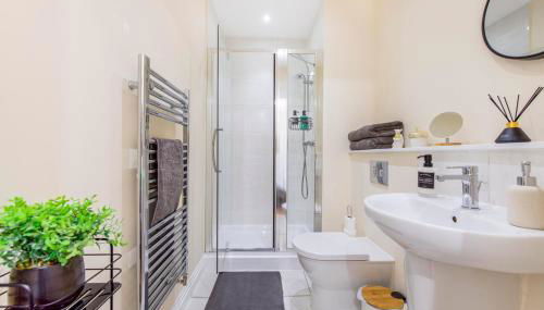 Prime Luxury, Heathrow, FreeParking, WiFi, Netflix - Foto 5