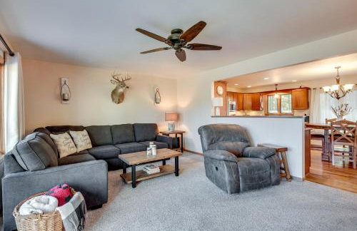 Pet-Friendly Tomahawk Home Deck and Private Hot Tub - Foto 4