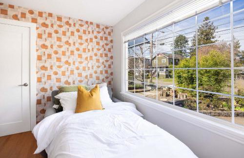 Modern 2BR Retreat w Maple Leaf UW&Park - Foto 31