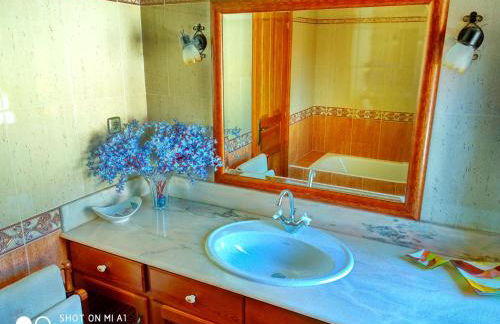 CASA AMPLIA CON JARDÍN Y APARCAMIENTO G-100147 - Foto 25