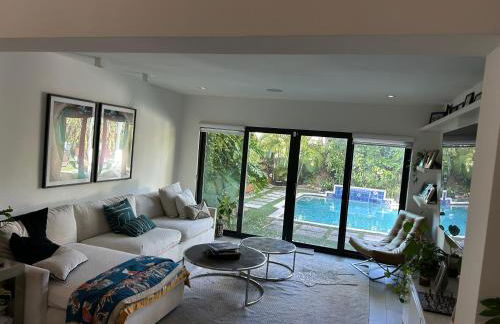 Luxury Miami home with heated pool & BBQ area, close to beaches & sports arenas - Foto 9