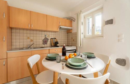 Aloni Stone Studio with Private Parking - Photo 9