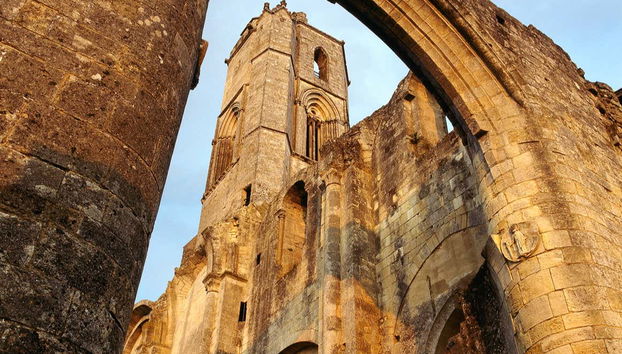 Campanario del antiguo monasterio