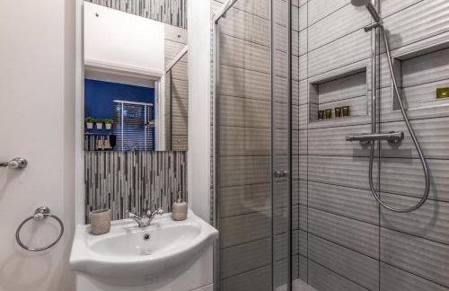 Rainbow House - Entire Place - Photo 14