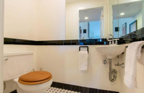 Stunning Home with In-Ground Pool - Photo 29