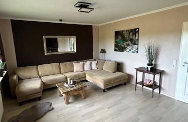 Stilvolle Wohnung im Zweifamilienhaus mit Feldrandlage und zentraler Lage - Foto 2