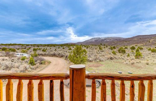 Spacious Rifle Cabin w/ Deck + Mountain Views! - Foto 23