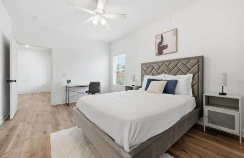 Modern 2BR2BA Retreat Bright & Airy - Foto 13