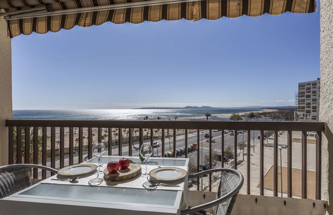 1 bedroom Apartment in Castelló d'Empúries with garden and terrace - Photo 1