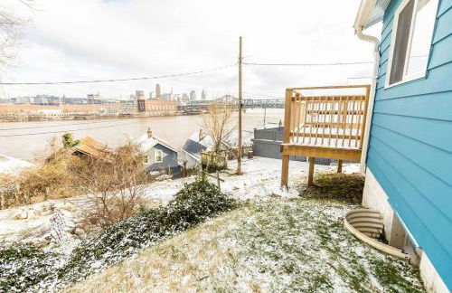 Cozy Riverfront Bungalow with Stunning Views - Foto 9