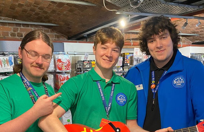 Tour privato di lusso del pellegrinaggio dei Beatles | Guida senior e autista - Foto 28