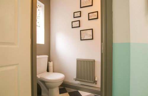 Modern 3-Bedroom Home in Quiet Cul-de-Sac w Parking by Rework Accommodation - Foto 6