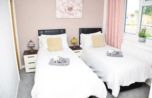 SM Dreams Unlimited Serviced Accommodation- Stanwell-Staines-Heathrow - Foto 6