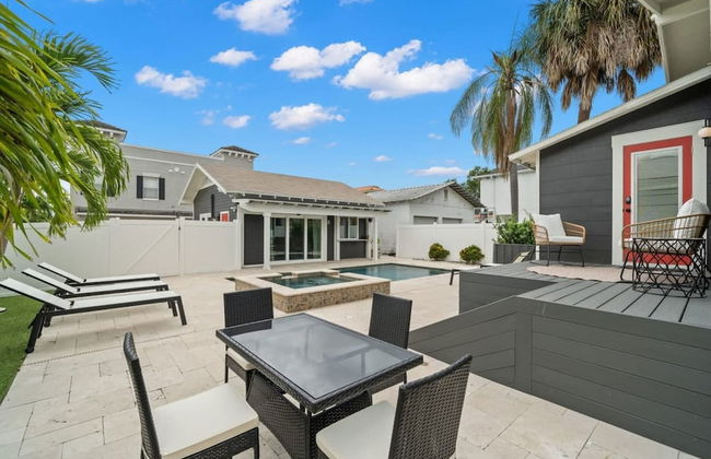 Soho Serenity by Brightwild Pool Hot Tub - Foto 33