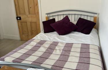 Spacious 5-Bedroom Victorian House Near Sandbanks - Sleeps 14, Parking & Garden - Foto 14