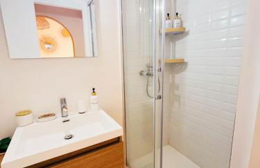 Studio rénové climatisé tout confort - Lit Queen size - emplacement idéal près des plages - Photo 7